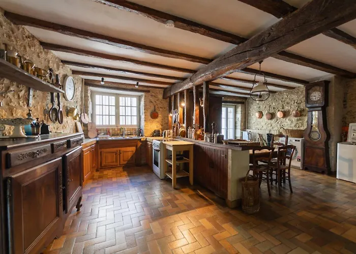 Le Moulin De Giroir بيت للعطل *