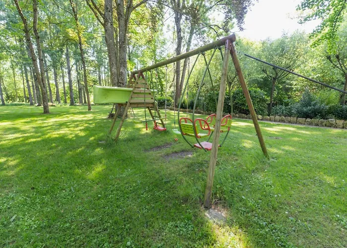 Le Moulin De Giroir بيت للعطل