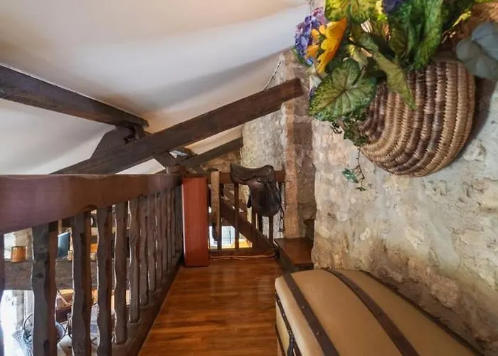 Le Moulin De Giroir بيت للعطل *